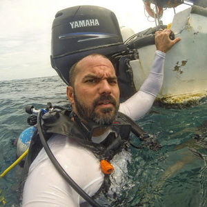 Meet your Posher, Ernesto